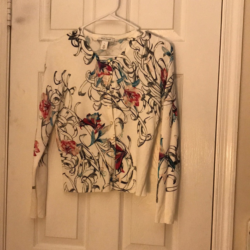 Beautiful pattern cardigan